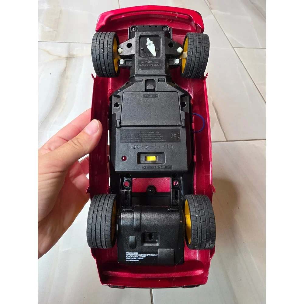 Jada Toys Marvel Iron Man 2019 Dodge‎ Challenger SRT Hellcat RC Car 32326 G1